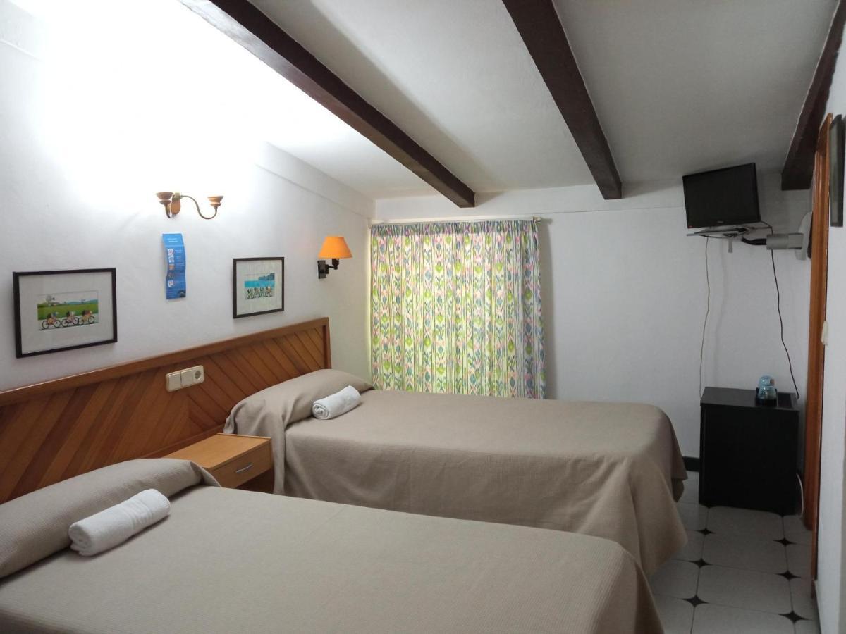 Hostal Ca'N Tiu Alaró Esterno foto