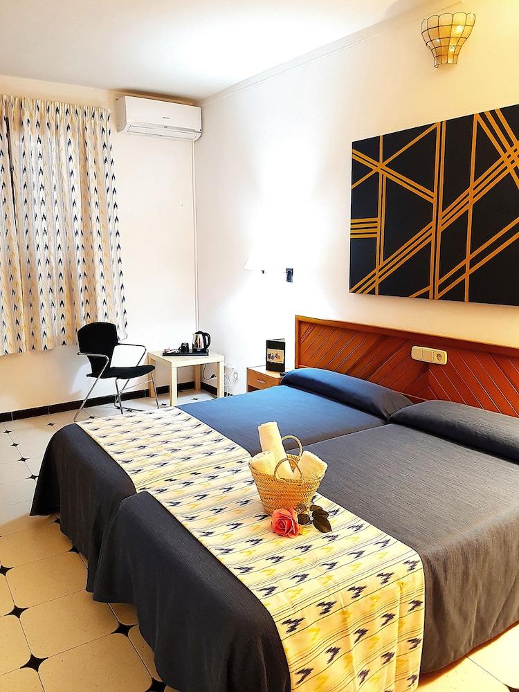 Hostal Ca'N Tiu Alaró Esterno foto